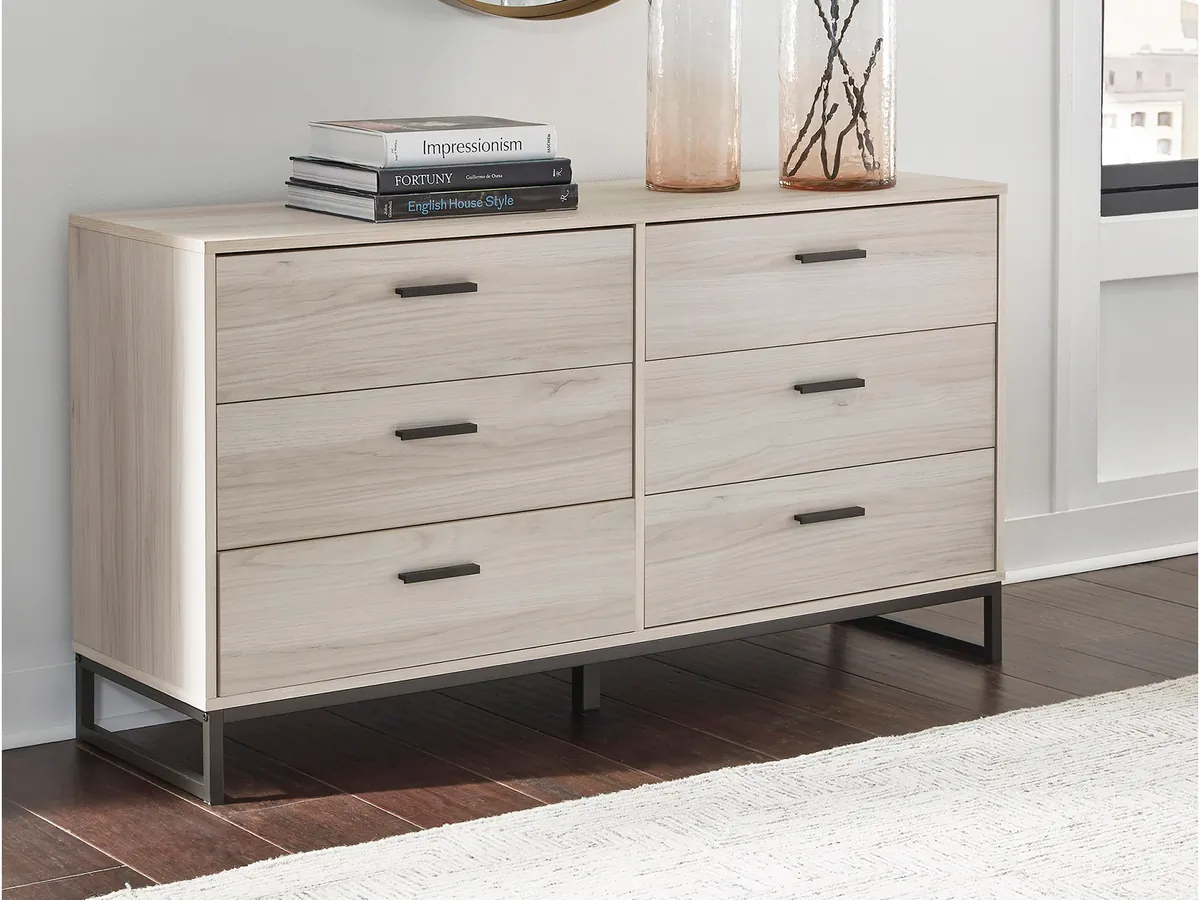 Natural tones, bold details